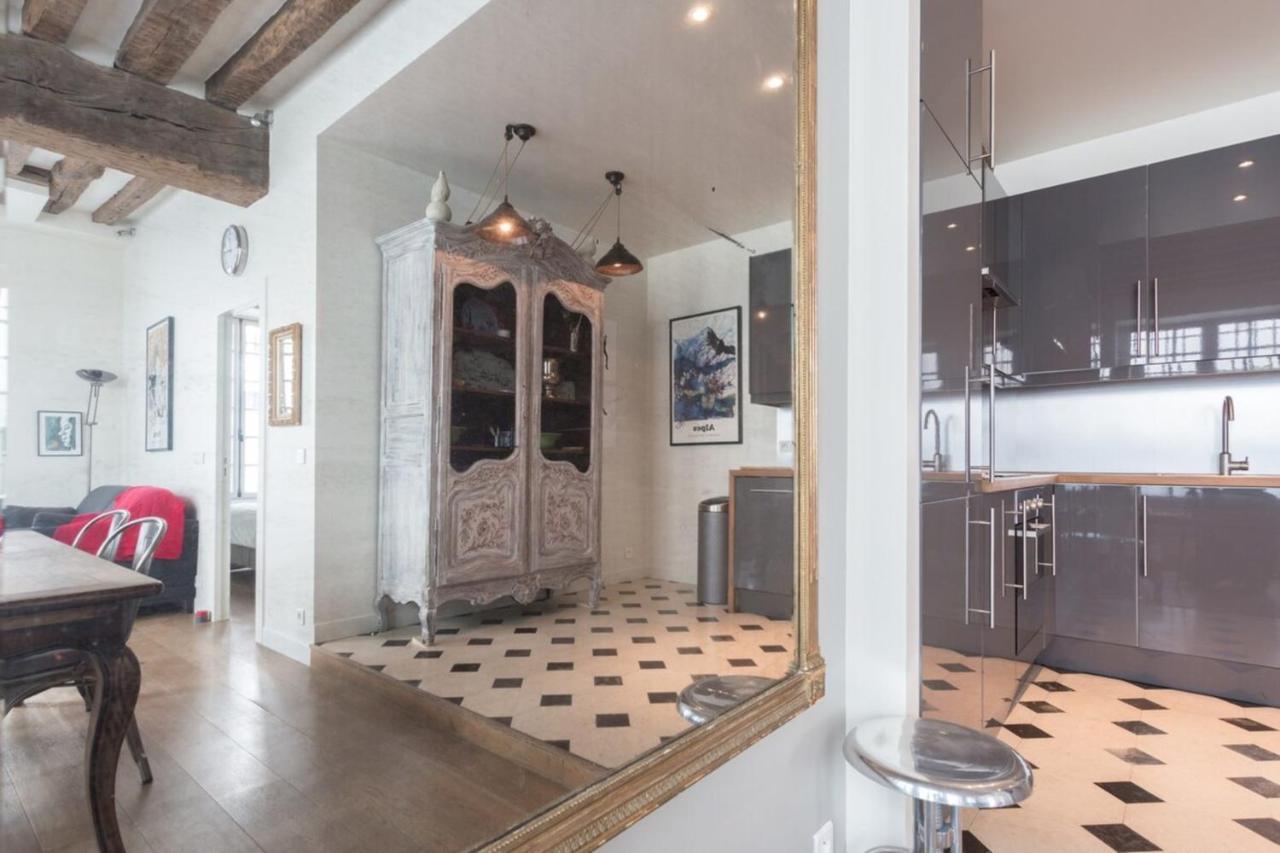 Charming Appartment In Le Marais Paris Exterior photo
